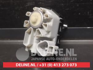 Lexus CT 200h Headlight motor O738533 photo 2