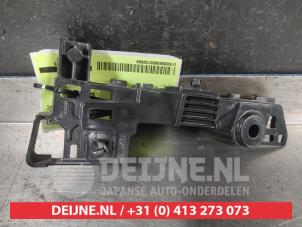 Suzuki SX-4 Front bumper bracket, left O738698 photo 2