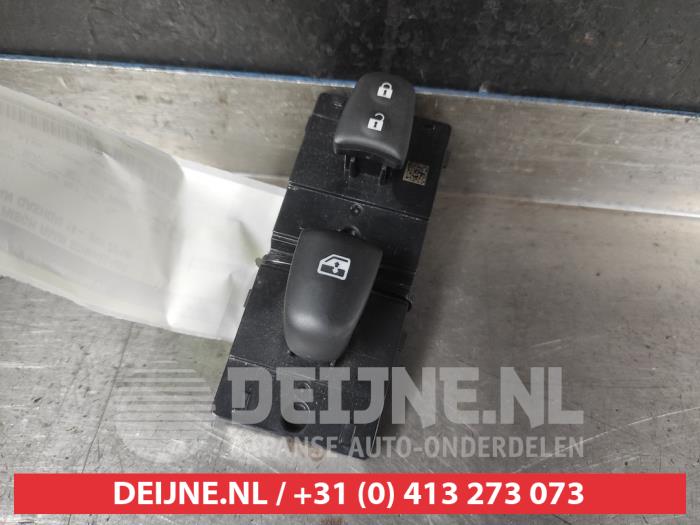 Nissan Qashqai Elektrisches Fenster Schalter O738701