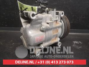 Suzuki Swift Air conditioning pump O738806 photo 2