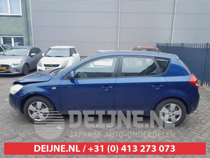 Kia Ceed Extra window 4-door, left O738859