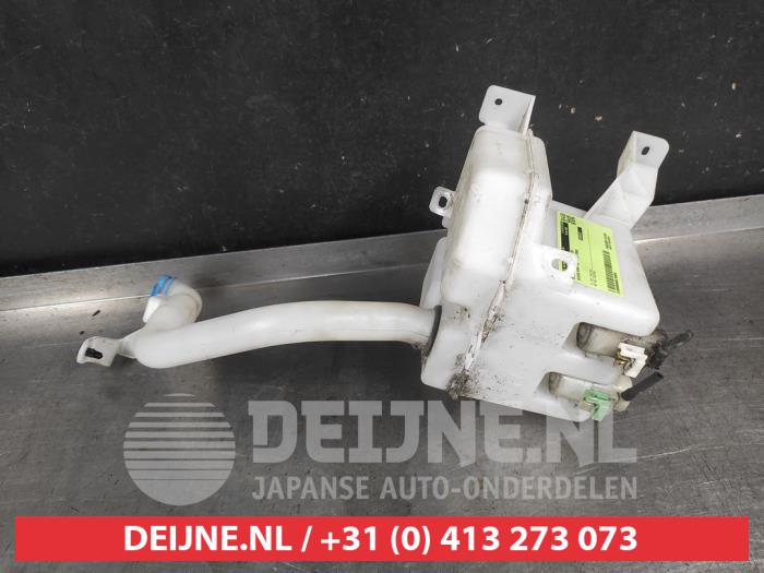 Suzuki Swift Scheibensprühertank vorne O738880