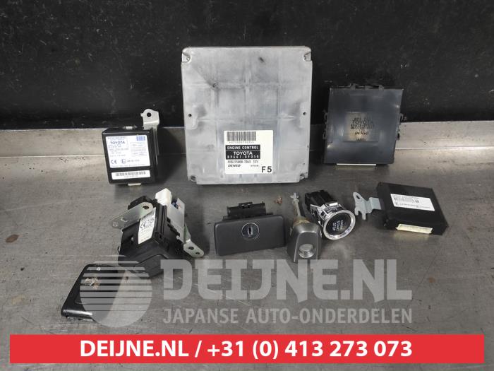 Toyota Corolla Verso Slotenset Cilinder (compleet) O738940