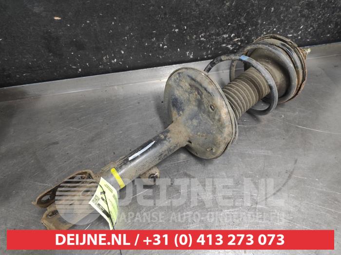 Toyota Rav-4 Stoßdämpferstrebe links vorne O738963