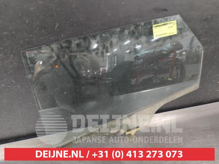 Kia Ceed Rear door window 4-door, left O739198