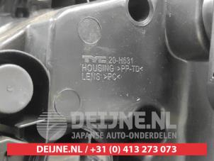 Toyota Corolla Headlight, right O739240 photo 3
