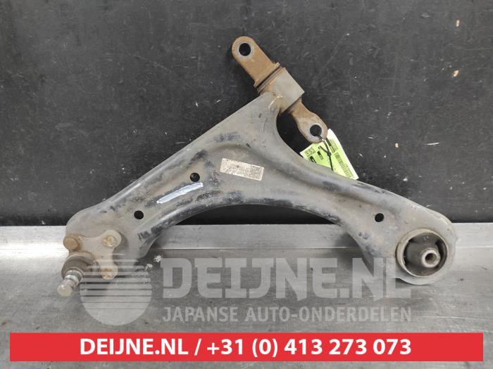 Hyundai Tucson Front lower wishbone, left O739277