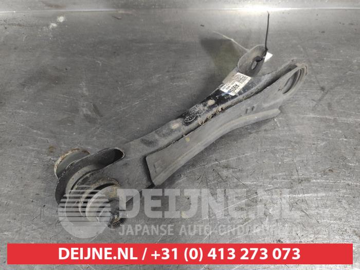 Hyundai Tucson Rear wishbone, left O739279