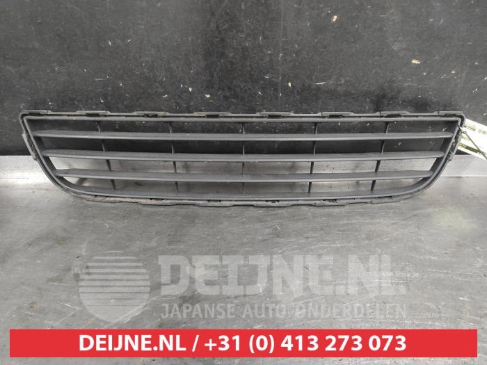 Suzuki Swift Stoßstangenrost O739370