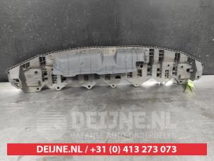Toyota Yaris Bumper onderplaat O739380 foto 2