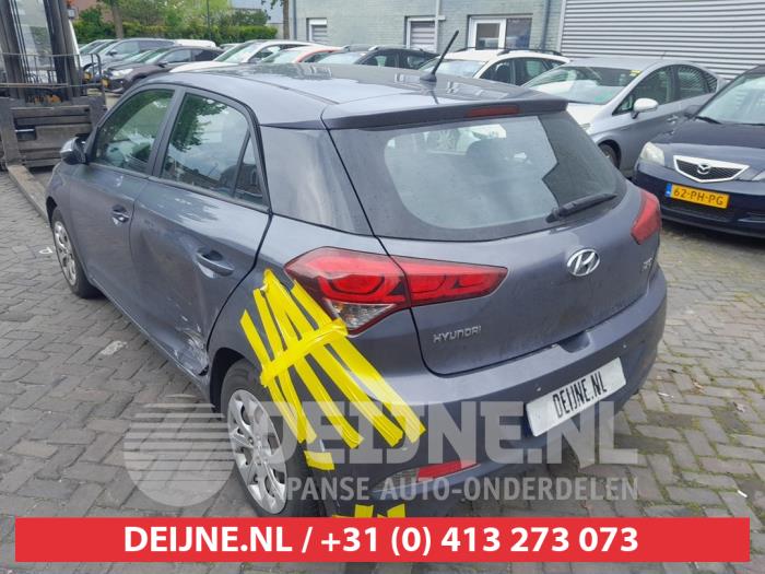 Hyundai I20 Tailgate reflector, left O739417