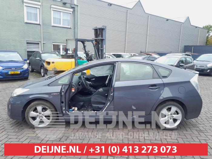 Toyota Prius Kotflügel links vorne O739451