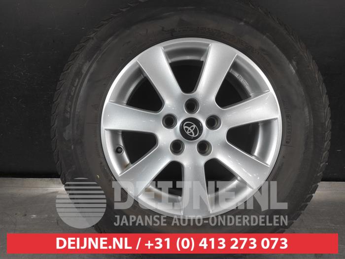 Toyota Rav-4 Felgen Set + Winterreifen O739479