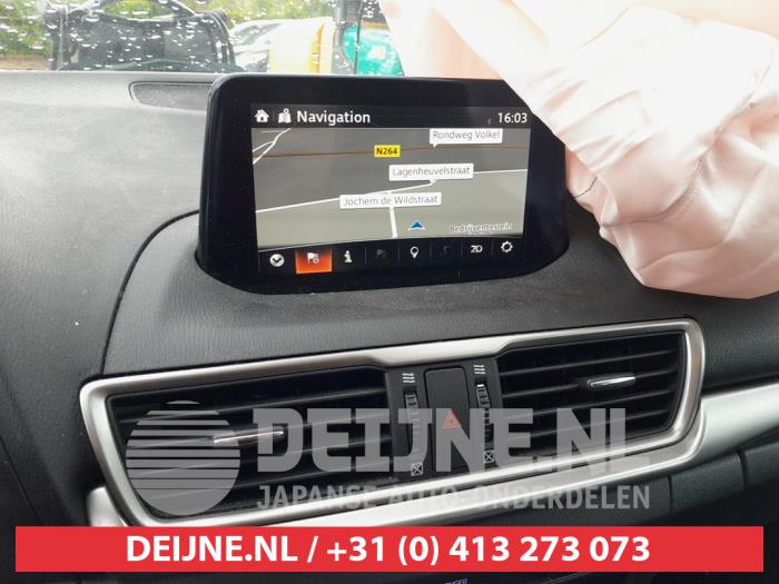 Mazda 3 Radio O739560