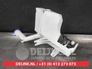 Hyundai I10 Scheibensprühertank vorne O739580 foto 2