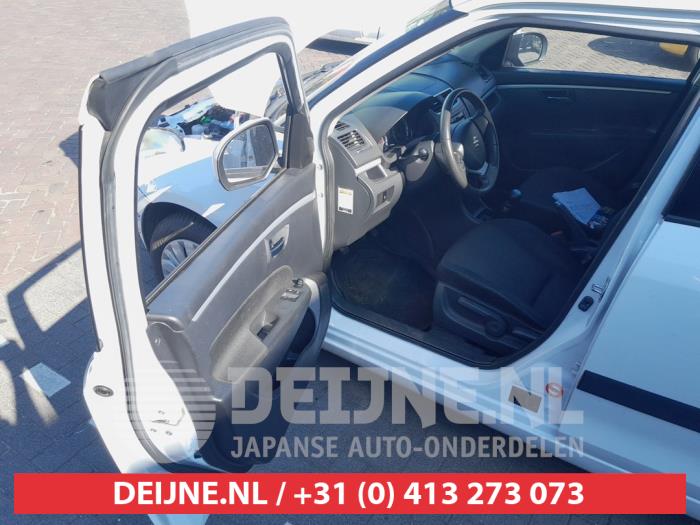 Suzuki Swift Kombischalter Fenster O739670
