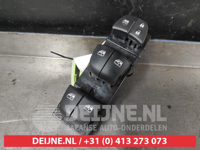 Nissan Qashqai Combischakelaar ramen O739638