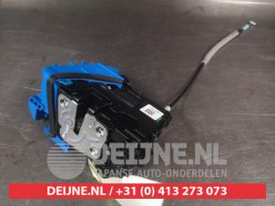 Hyundai Tucson Door lock mechanism 4-door, front left O739903 photo 2