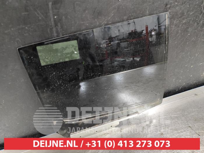Toyota C-HR Rear door window 4-door door, rear right O739957