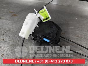 Toyota C-HR Deurslot Mechaniek 4Deurs rechts-achter O739958 foto 2