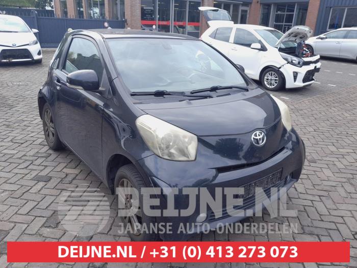 Toyota IQ Headlight, right O740038