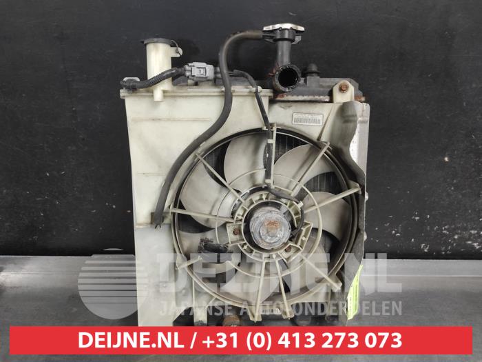 Gebruikte Radiateur Toyota Aygo (B10) 1.0 12V VVT-i Prijs € 50,00 Margeregeling aangeboden door V.Deijne Jap.Auto-onderdelen BV