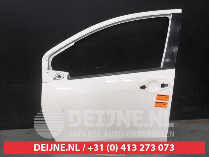 Toyota Yaris Tür 4-türig links vorne O740105