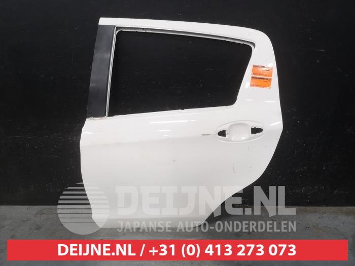 Toyota Yaris Tür 4-türig links hinten O740108