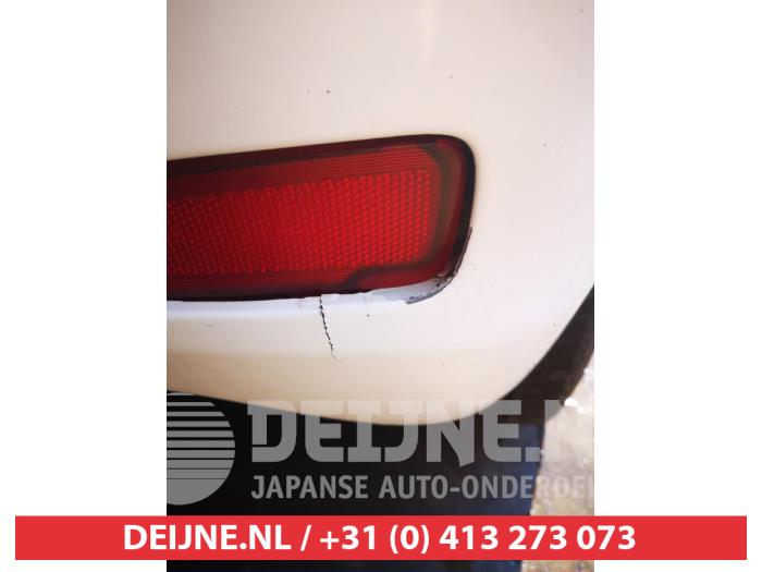 Toyota Yaris Stoßstange hinten O740111