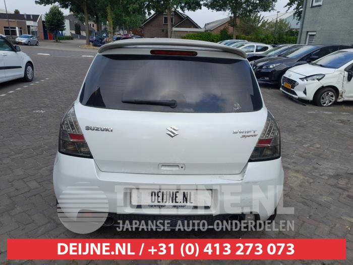 Suzuki Swift Achterklep O740151