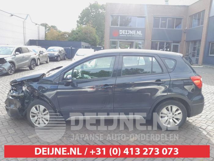 Suzuki SX-4 Portier 4Deurs links-achter O740196