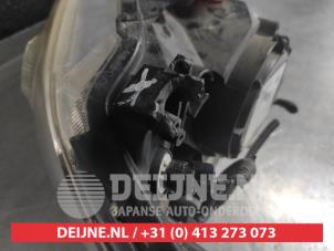 Honda FR-V Headlight, left O740224 photo 3