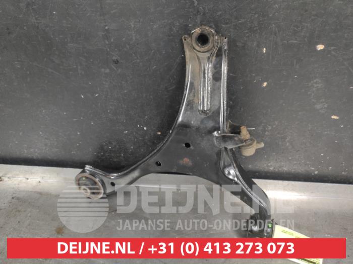 Honda FR-V Front lower wishbone, right O740240