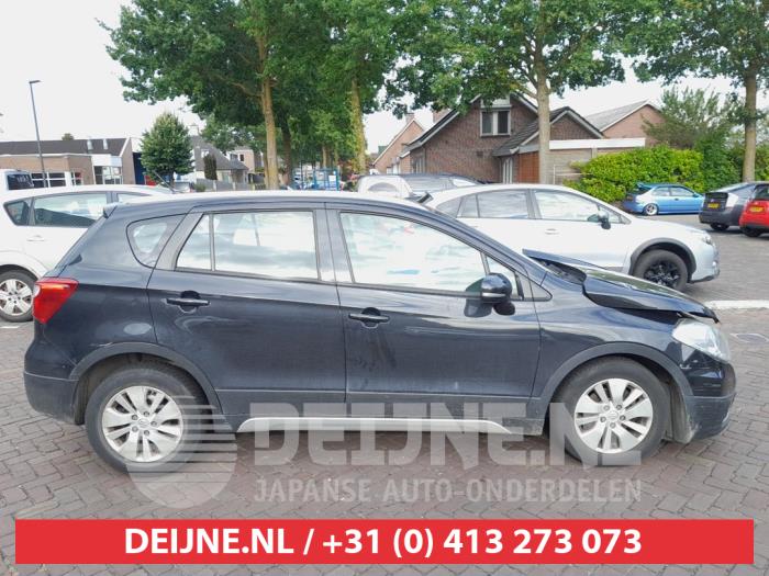 Suzuki SX-4 Driehoeks Ruit rechts-achter O740254