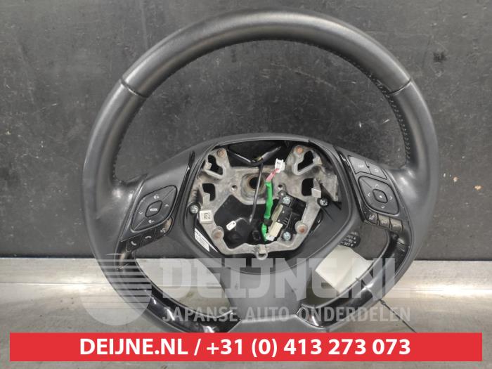 Toyota C-HR Lenkrad O740359