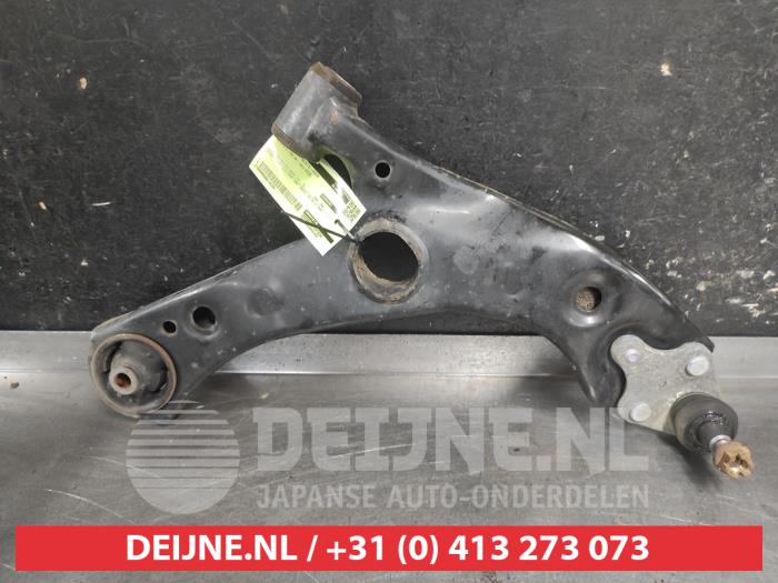 Toyota C-HR Querlenker unten rechts vorne O740365