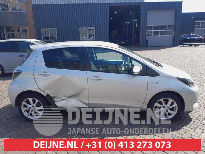 Toyota Yaris Dreieckfenster rechts vorne O740398