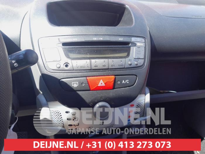 Toyota Aygo Kachel Bedieningspaneel O740446