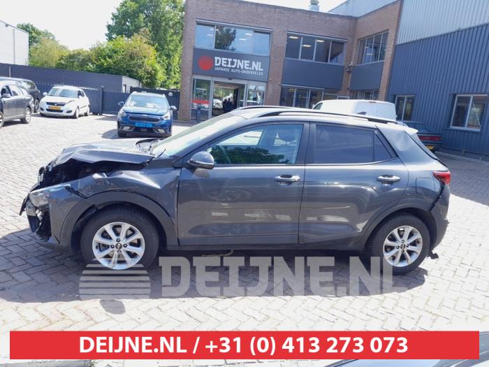 Kia Stonic Driehoeks Ruit links-achter O740558