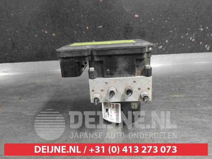 Mazda 3 ABS Pomp O740687