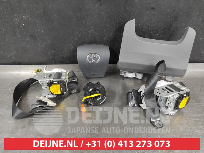 Toyota Prius Plus Vollzähligkeit Airbags O740916