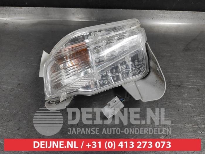 Toyota Prius Plus Tageslicht links O740932