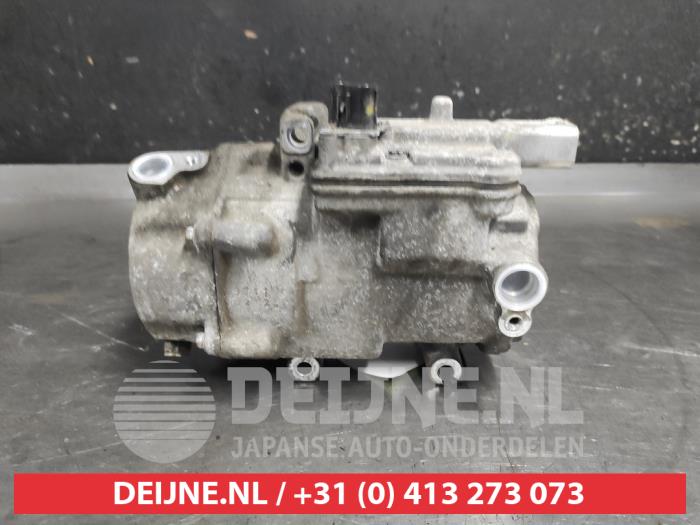 Gebruikte Aircopomp Toyota Prius Plus (ZVW4) 1.8 Hybrid 16V Prijs op aanvraag aangeboden door V.Deijne Jap.Auto-onderdelen BV
