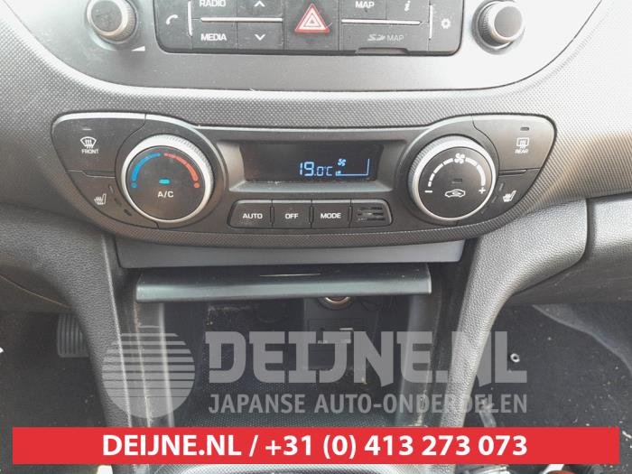 Hyundai I10 Kachel Bedieningspaneel O740974