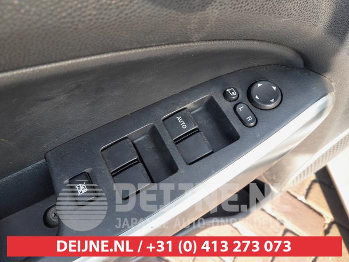 Mazda 2 Combischakelaar ramen O741054