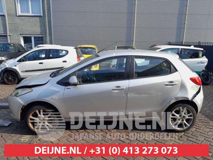 Mazda 2 Portierruit 4Deurs links-achter O741059