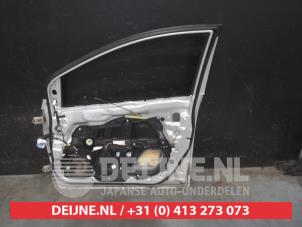 Mazda 2 Front door 4-door, right O741071 photo 2