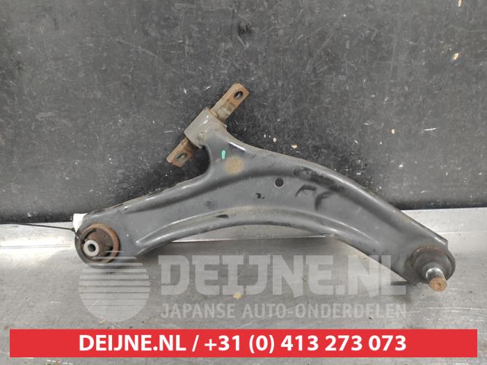 Nissan Qashqai Front lower wishbone, right O741119