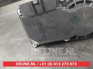 Toyota Prius Drosselklappengehäuse O741123 foto 3