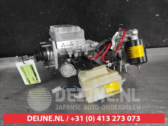Toyota Auris Rembekrachtiger O741243